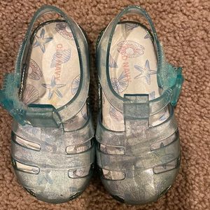 Toddler shoes size 6M